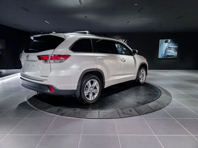 2015 Toyota Highlander - Image 8 of 20