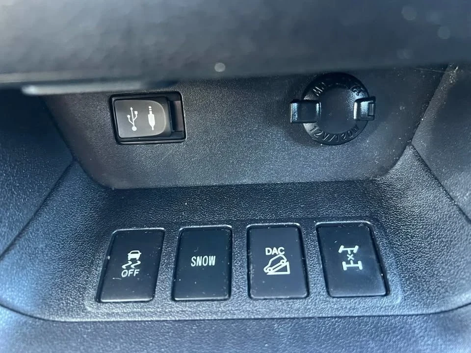 2015 Toyota Highlander - Image 11 of 14