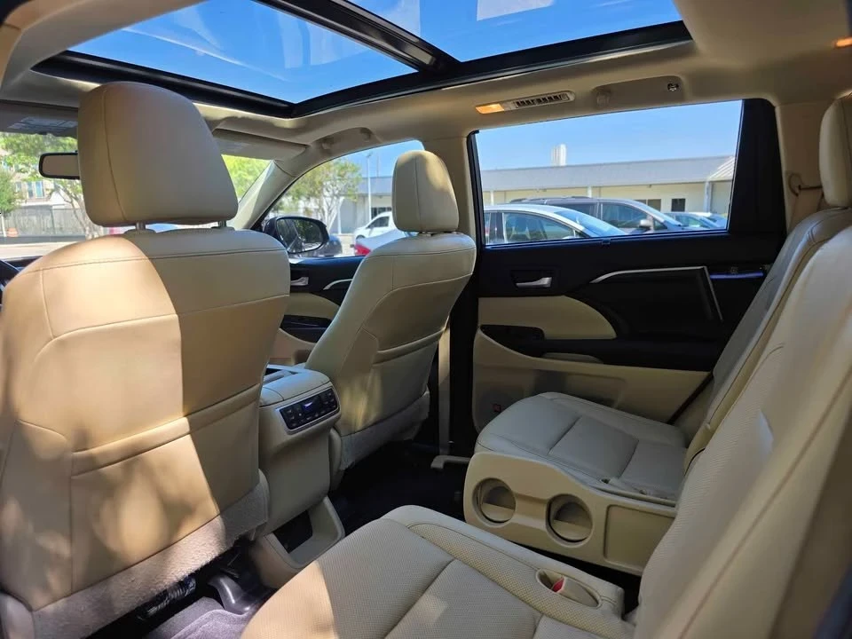 2015 Toyota Highlander - Image 3 of 10
