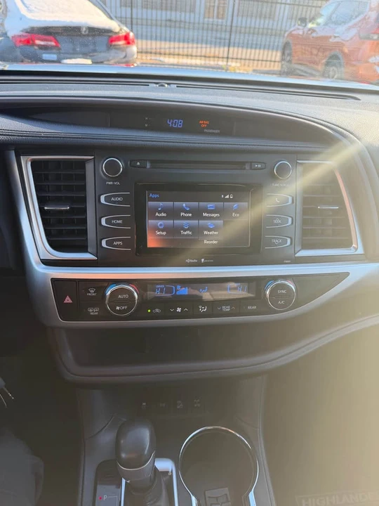2015 Toyota Highlander - Image 13 of 19