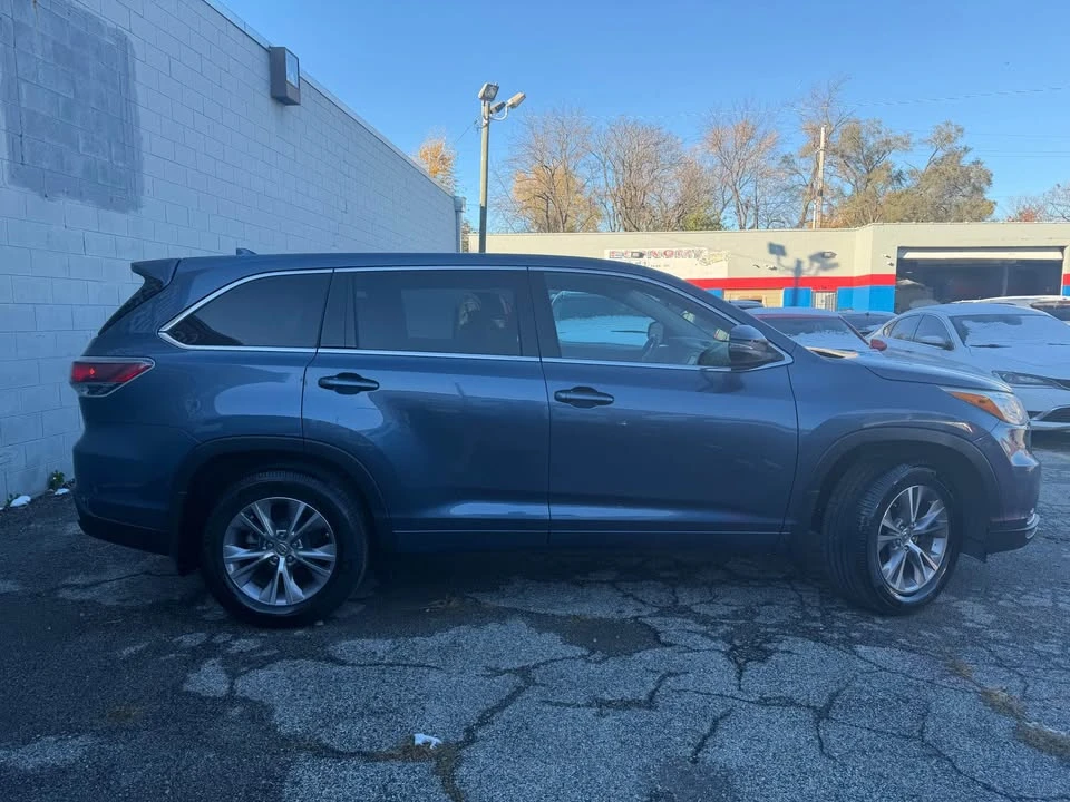 2015 Toyota Highlander - Image 8 of 19