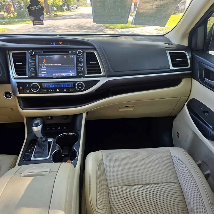 2015 Toyota Highlander - Image 10 of 19