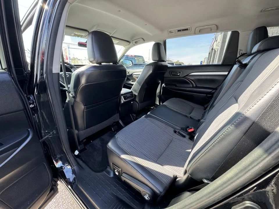 2015 Toyota Highlander - Image 14 of 20