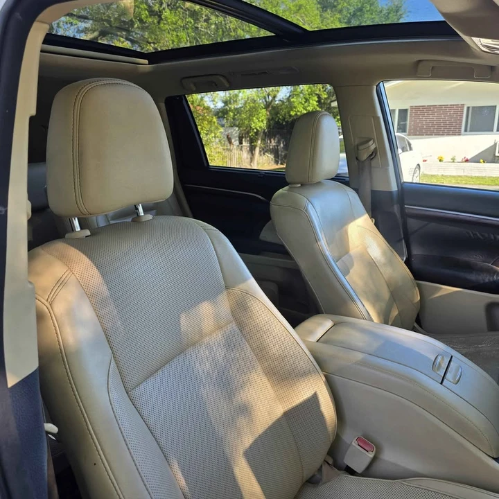 2015 Toyota Highlander - Image 15 of 19