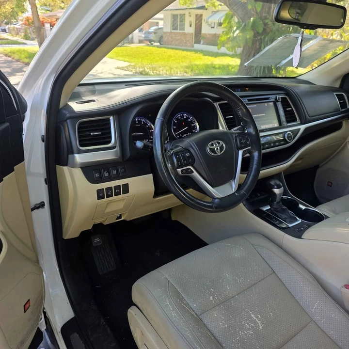 2015 Toyota Highlander - Image 11 of 19
