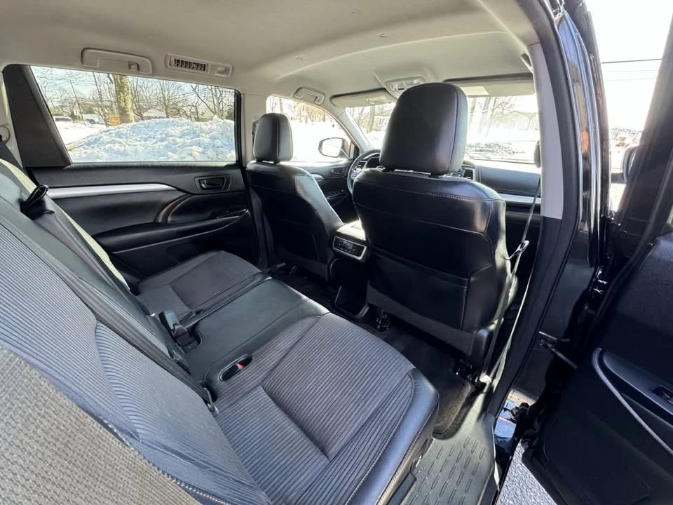 2015 Toyota Highlander - Image 16 of 20