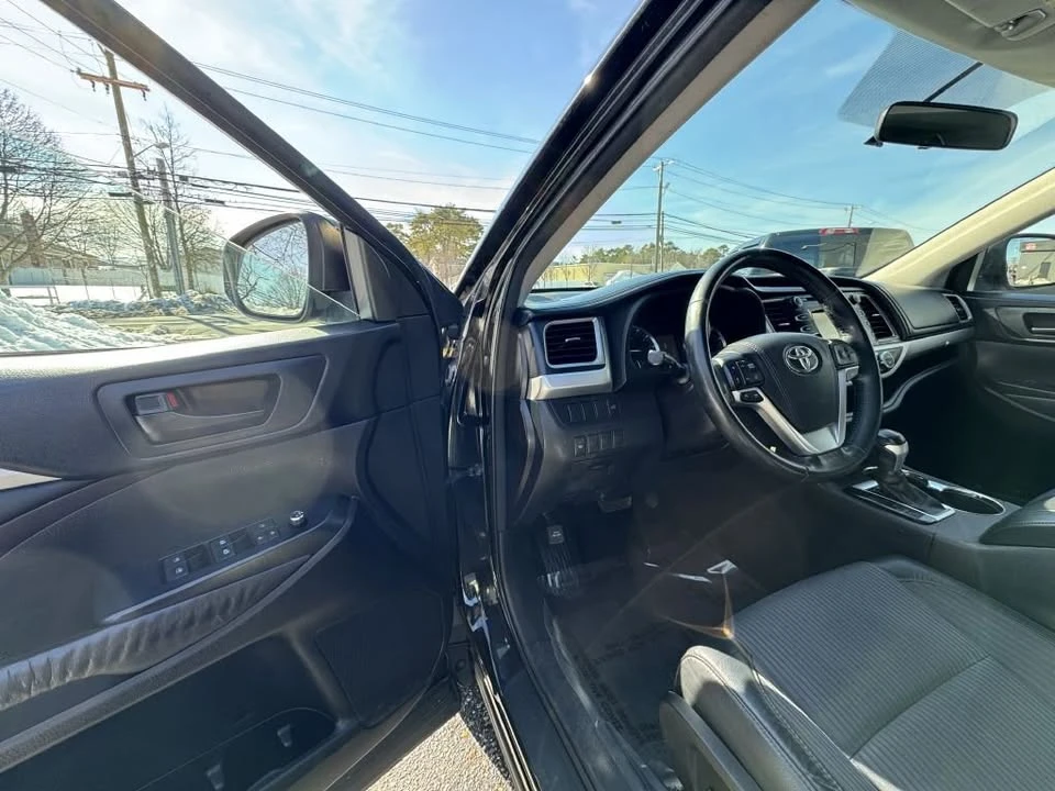 2015 Toyota Highlander - Image 13 of 20