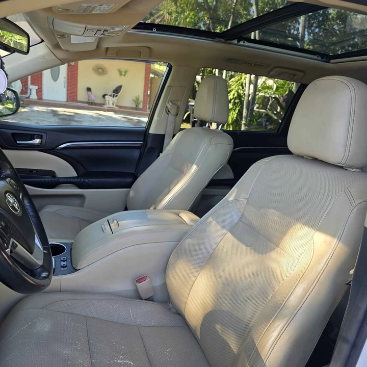 2015 Toyota Highlander - Image 13 of 19