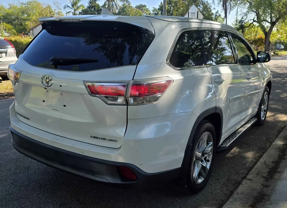 2015 Toyota Highlander - Image 7 of 19