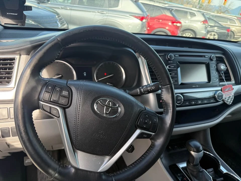 2015 Toyota Highlander - Image 10 of 12