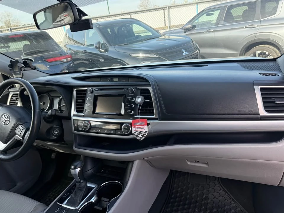 2015 Toyota Highlander - Image 11 of 12