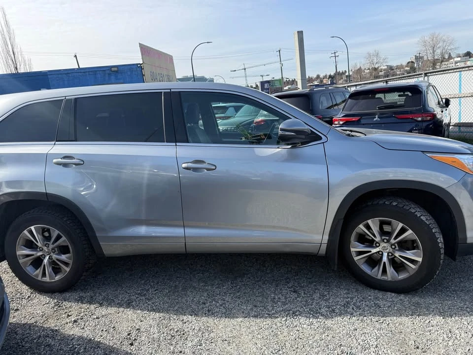 2015 Toyota Highlander - Image 7 of 12