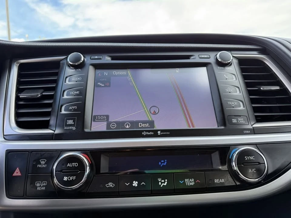 2015 Toyota Highlander - Image 19 of 20