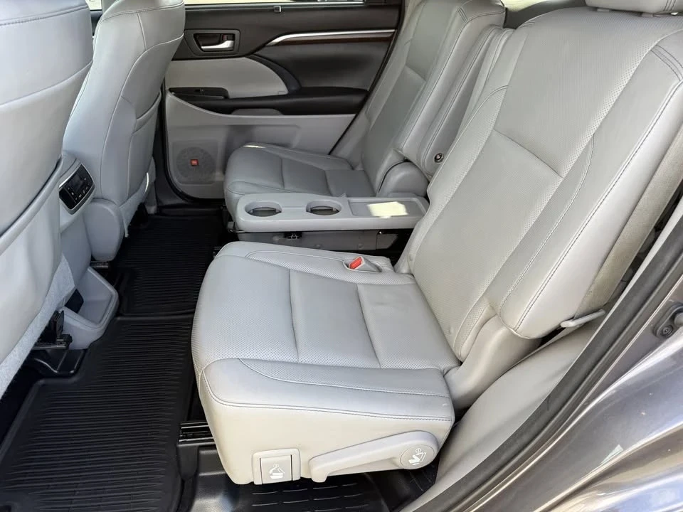 2015 Toyota Highlander - Image 8 of 20
