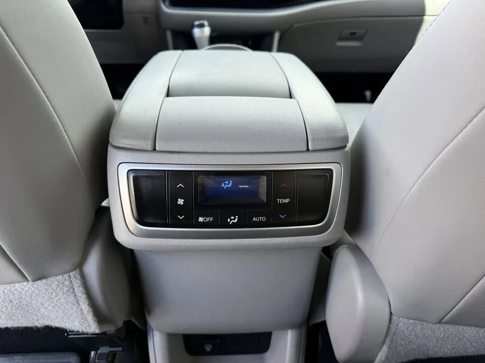 2015 Toyota Highlander - Image 10 of 20