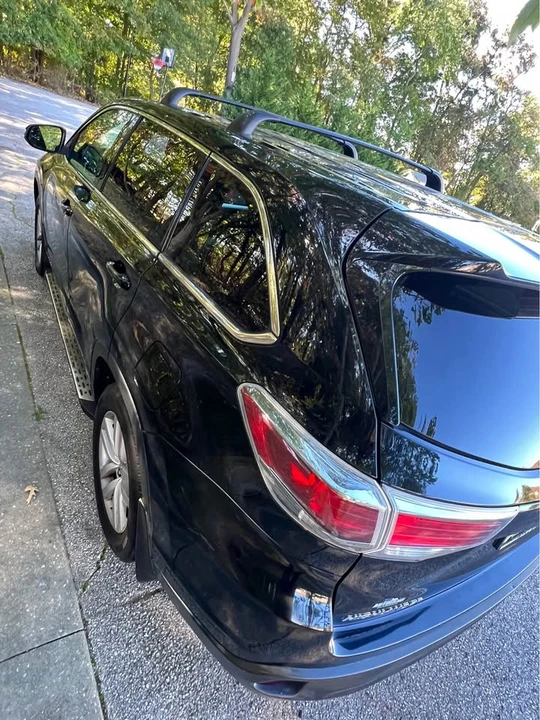 2015 Toyota Highlander - Image 17 of 19