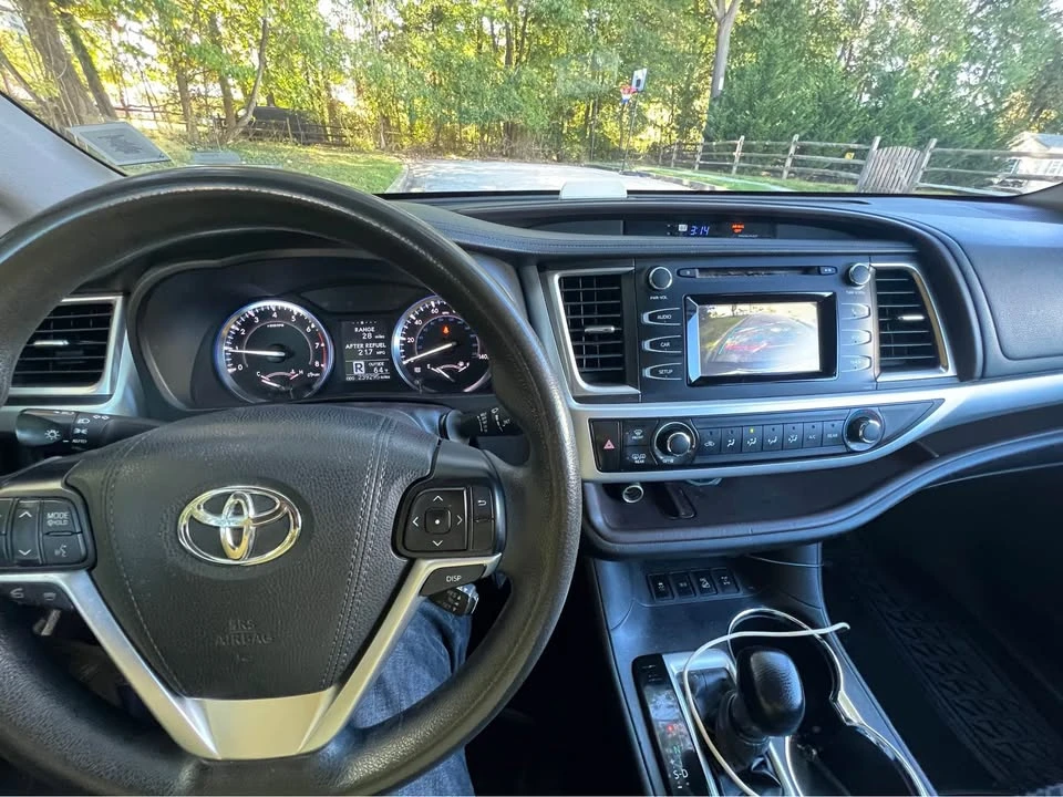 2015 Toyota Highlander - Image 12 of 19