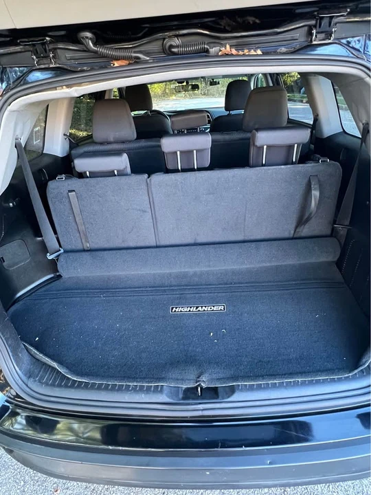 2015 Toyota Highlander - Image 11 of 19