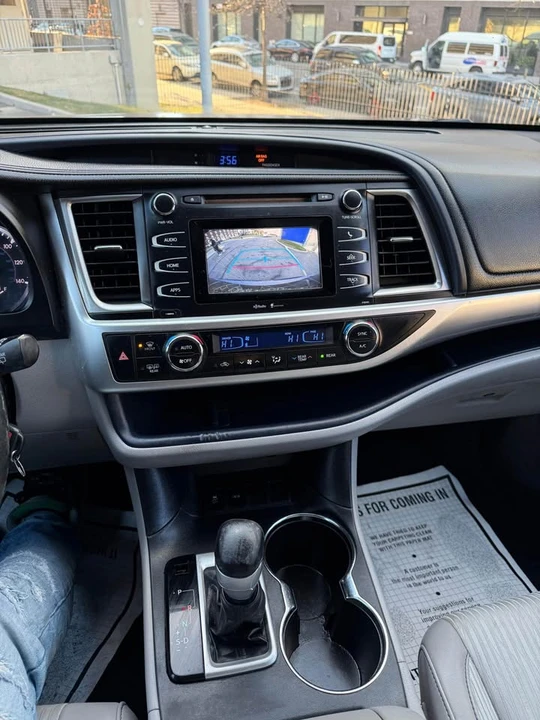 2015 Toyota Highlander - Image 12 of 12