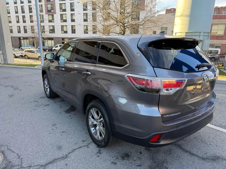 2015 Toyota Highlander - Image 4 of 12