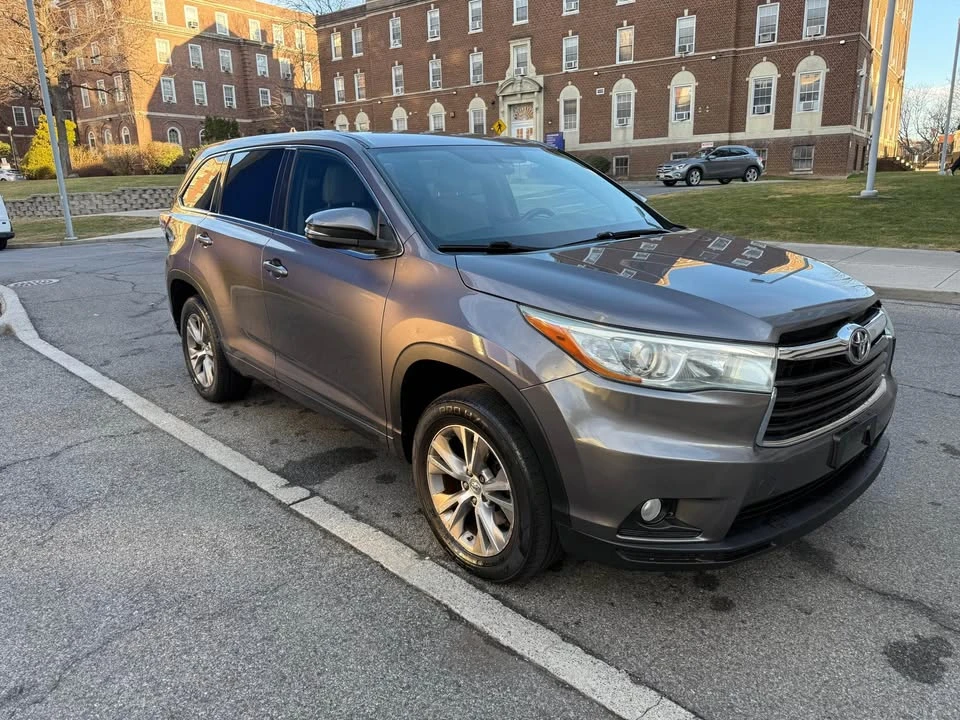 2015 Toyota Highlander - Image 3 of 12