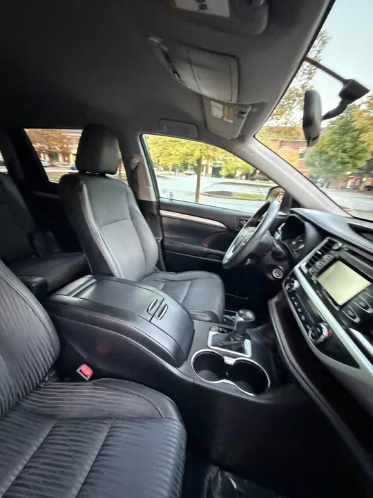 2015 Toyota Highlander - Image 9 of 14