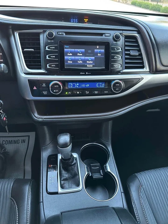 2015 Toyota Highlander - Image 16 of 19