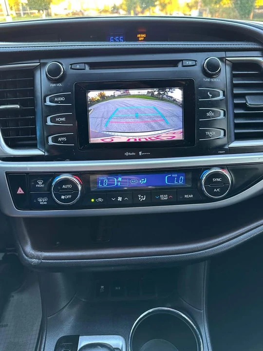 2015 Toyota Highlander - Image 14 of 19
