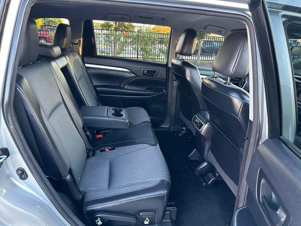 2015 Toyota Highlander - Image 8 of 19