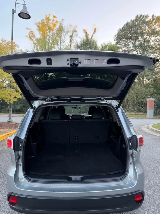 2015 Toyota Highlander - Image 10 of 14