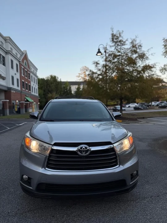2015 Toyota Highlander - Image 12 of 14