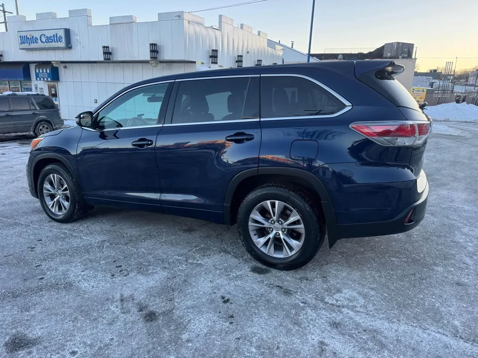 2015 Toyota Highlander - Image 2 of 15