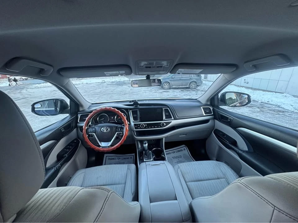 2015 Toyota Highlander - Image 11 of 15