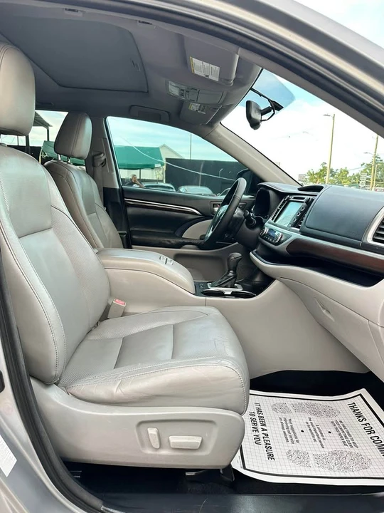 2015 Toyota Highlander - Image 15 of 20