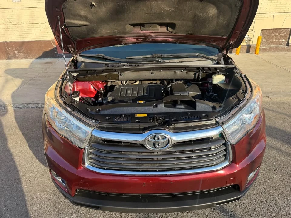 2015 Toyota Highlander - Image 16 of 18