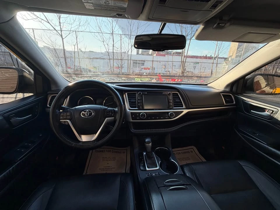 2015 Toyota Highlander - Image 13 of 18