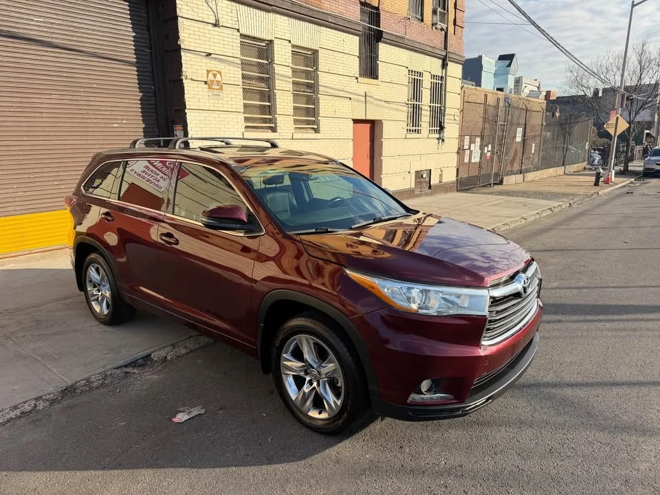 2015 Toyota Highlander - Image 2 of 18