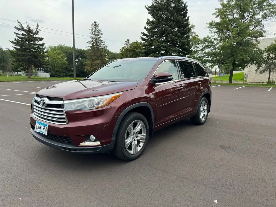 2015 Toyota Highlander - Image 2 of 11