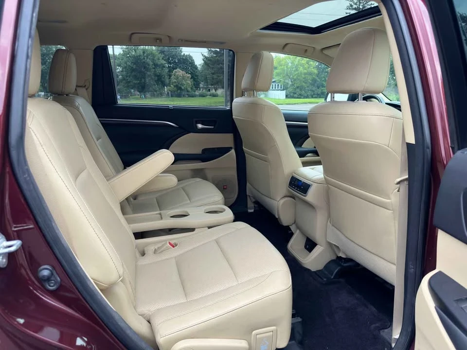 2015 Toyota Highlander - Image 9 of 11