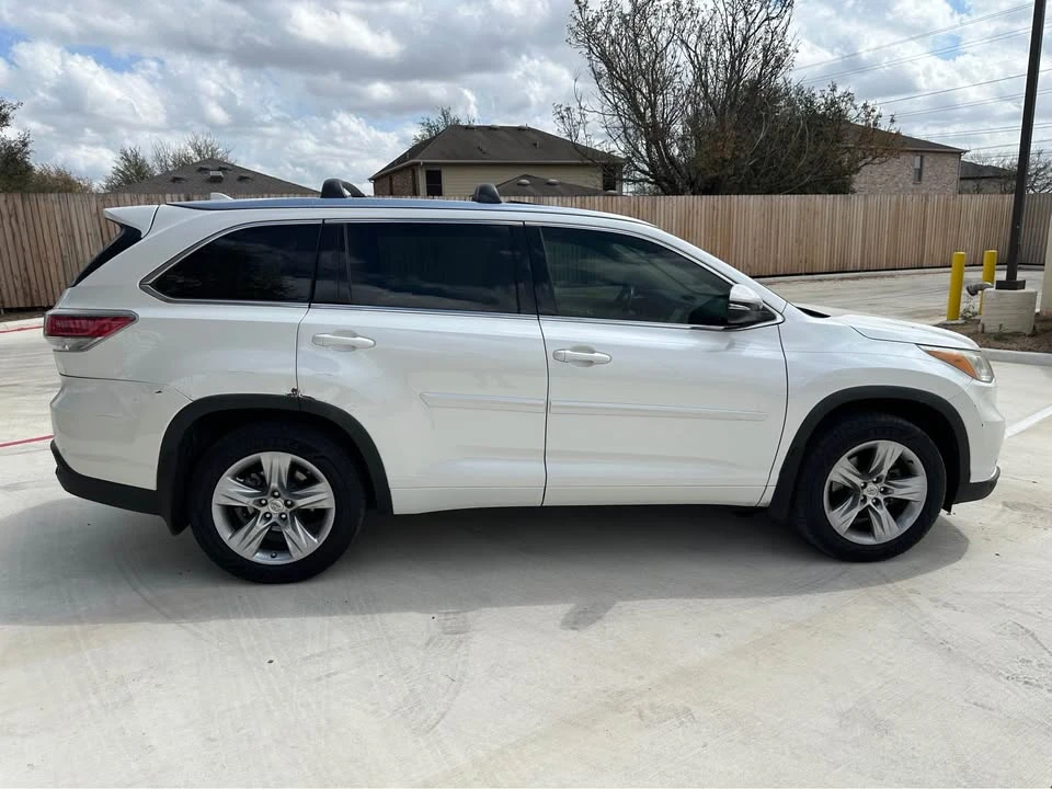 2015 Toyota Highlander - Image 6 of 16