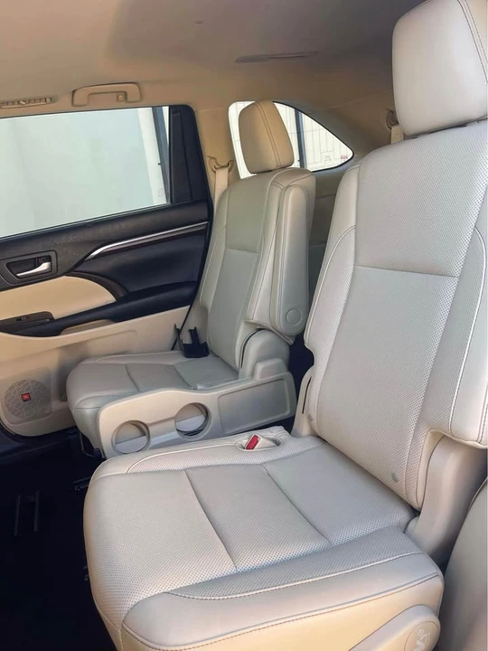 2015 Toyota Highlander - Image 10 of 16