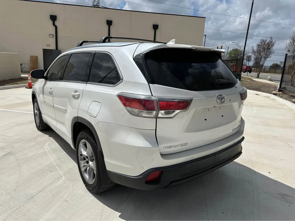 2015 Toyota Highlander - Image 3 of 16
