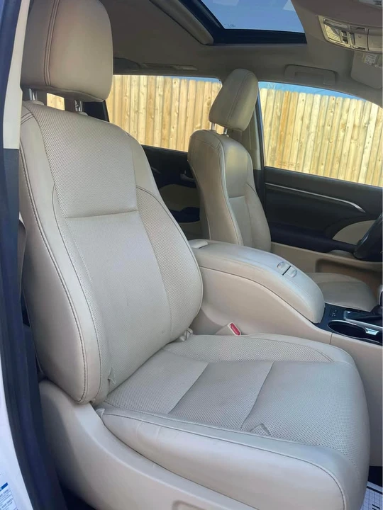 2015 Toyota Highlander - Image 13 of 16