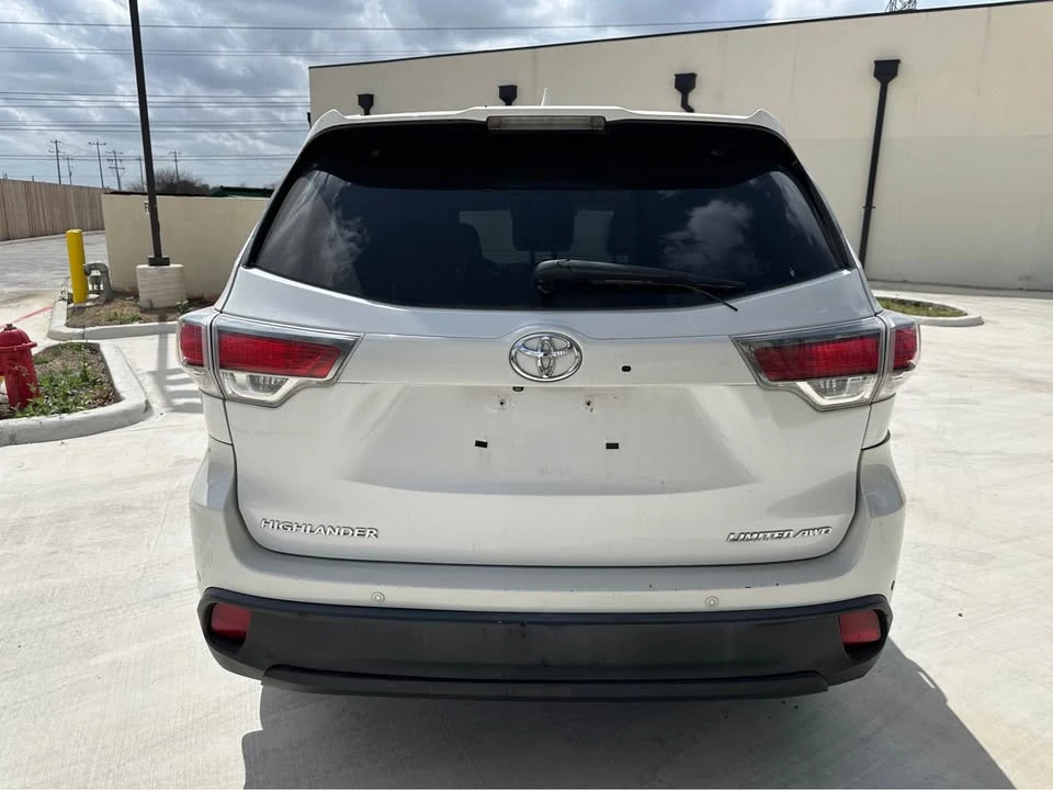 2015 Toyota Highlander - Image 4 of 16