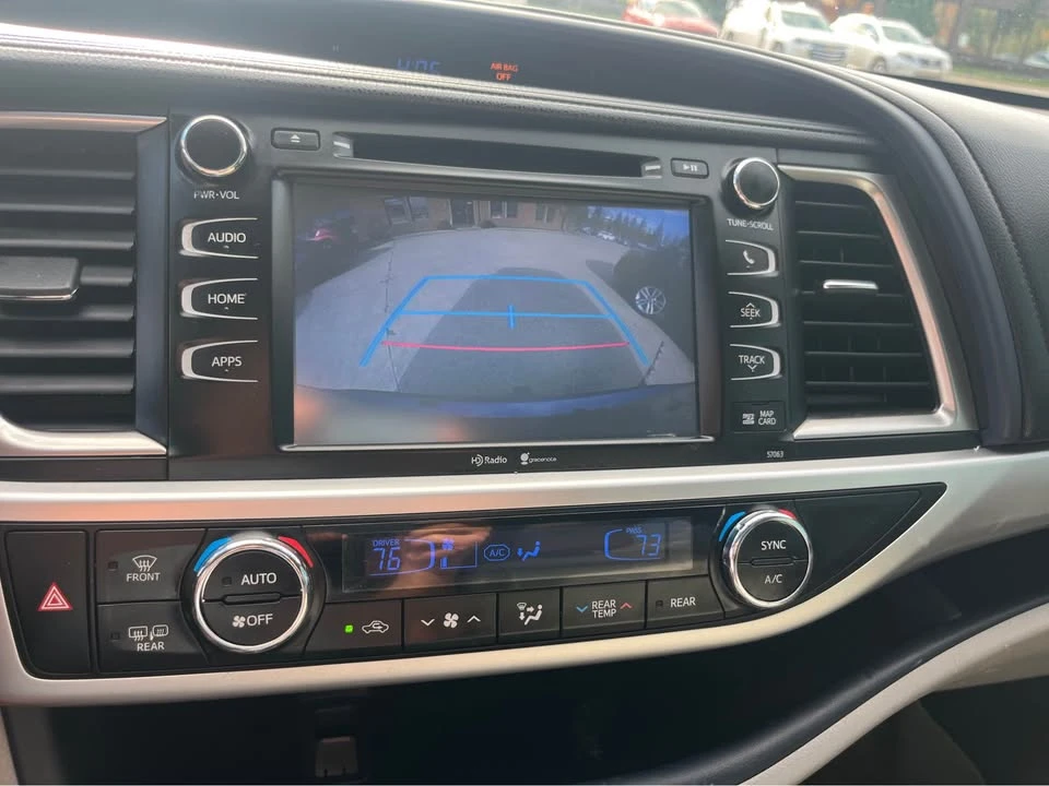 2015 Toyota Highlander - Image 18 of 20
