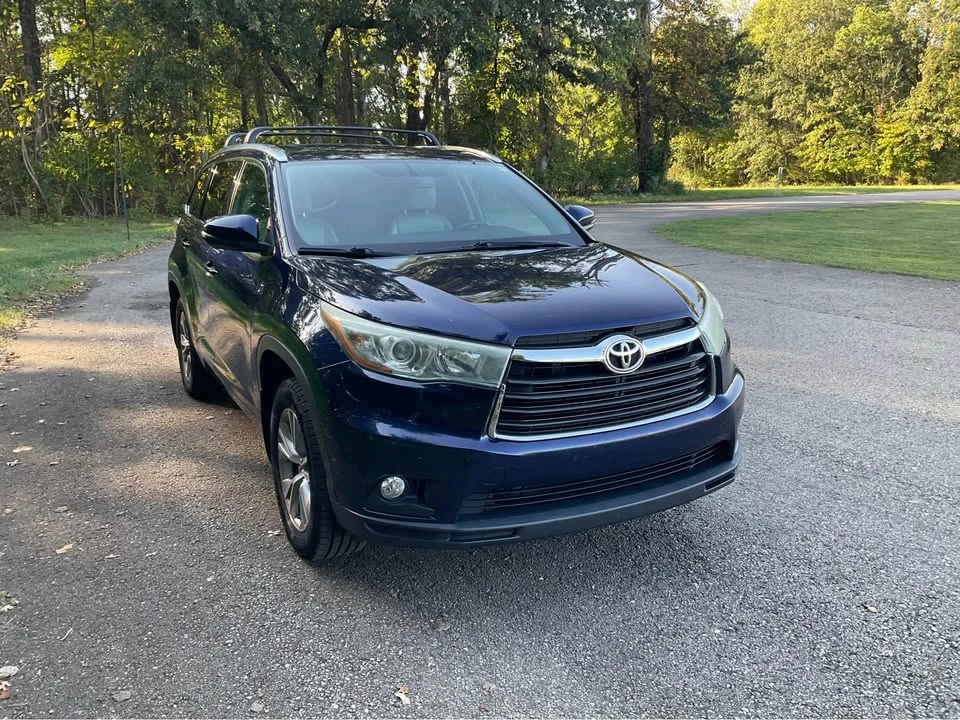 2015 Toyota Highlander - Image 2 of 14