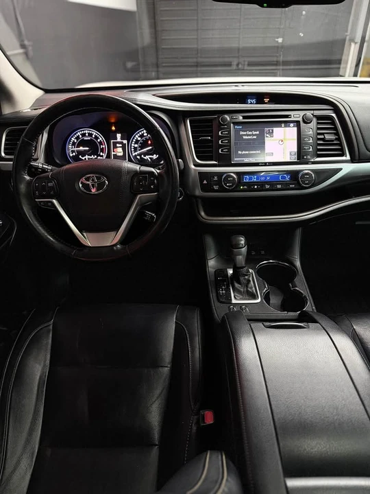 2015 Toyota Highlander - Image 9 of 11