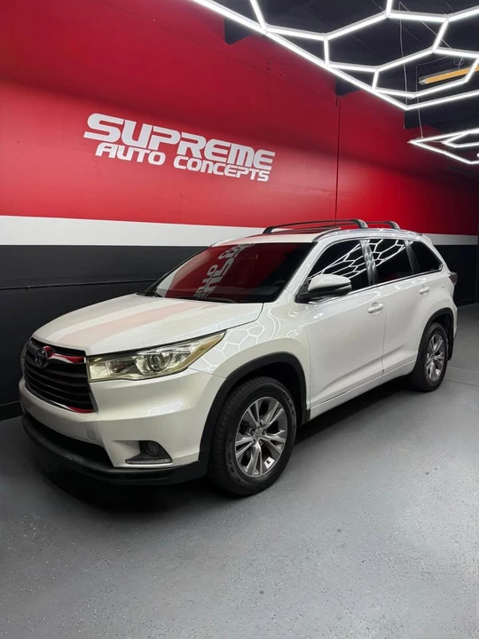 2015 Toyota Highlander - Image 2 of 11