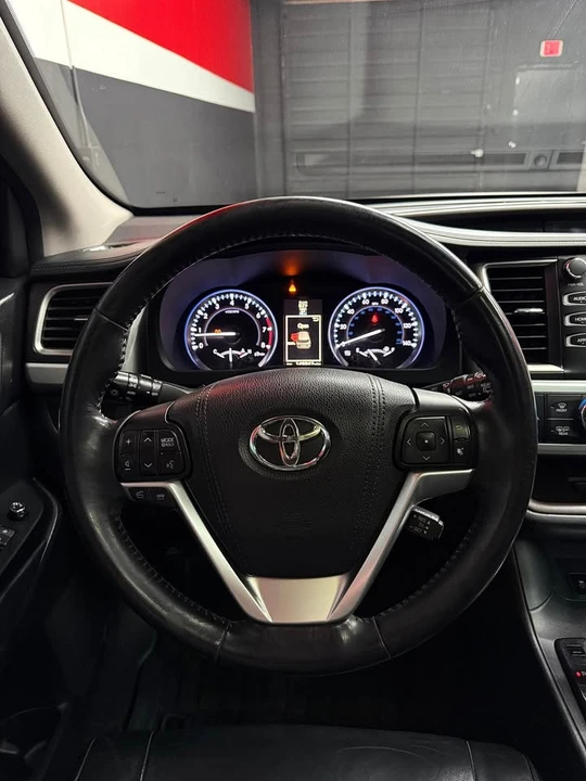 2015 Toyota Highlander - Image 11 of 11