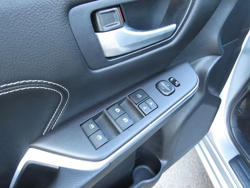 2015 Toyota Camry 7th Gen - Image 6 of 12